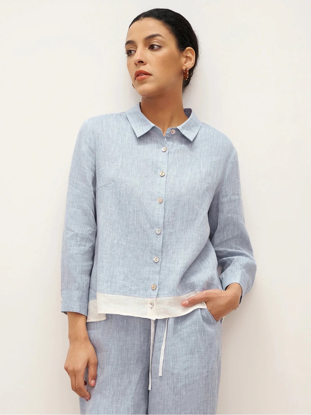 Lintico Light Blue Button-Up 100% Linen Top with White Hem - Picture 1 of 5